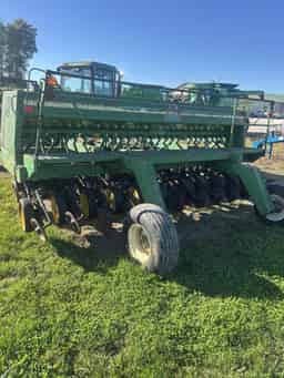 1994 John Deere 750 Image