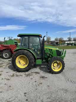 2021 John Deere 5075E Image