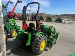 2013 John Deere 2032R Image