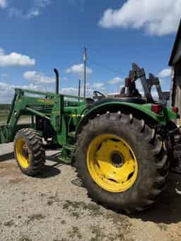 2002 John Deere 5420 Image