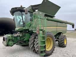 2014 John Deere S670 Image