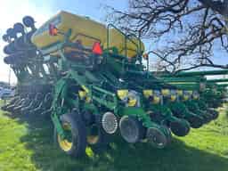 2010 John Deere 1790 Image