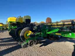 2022 John Deere 1775NT Image