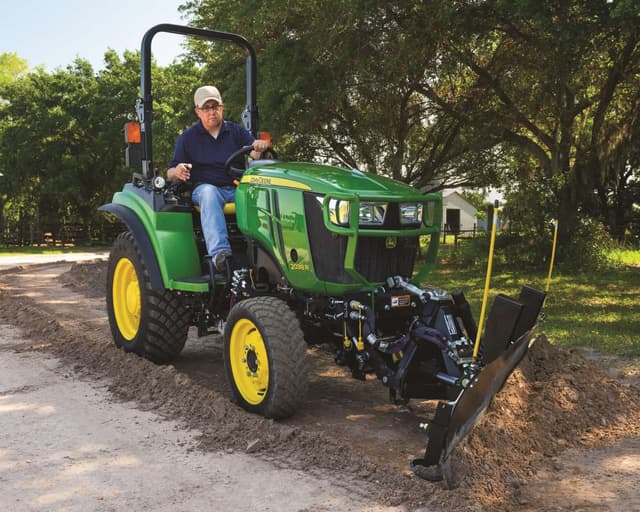 John Deere 2038R