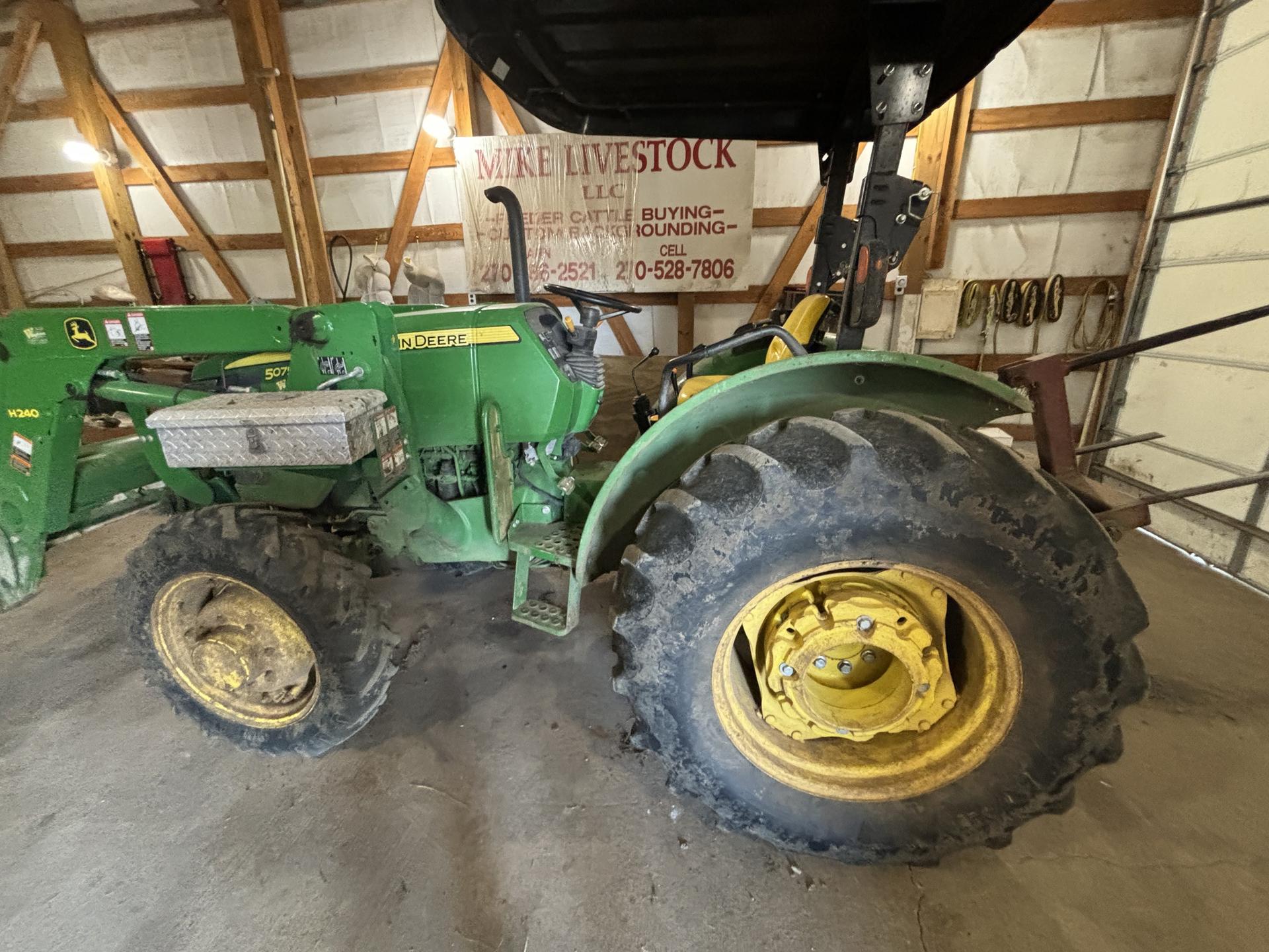 2016 John Deere 5075E