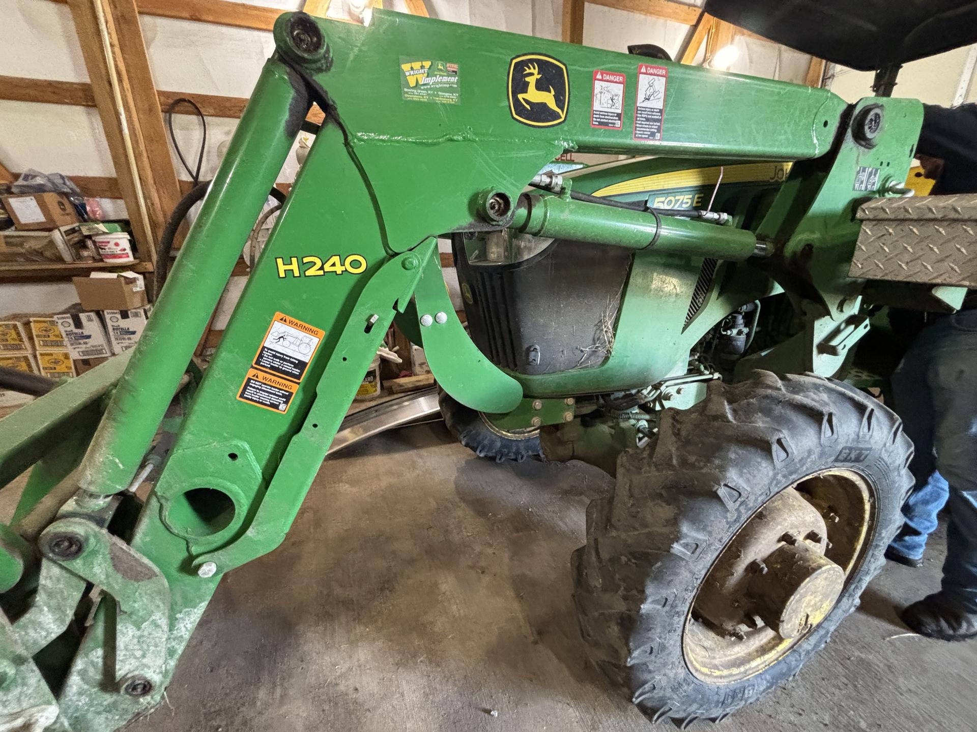 2016 John Deere 5075E