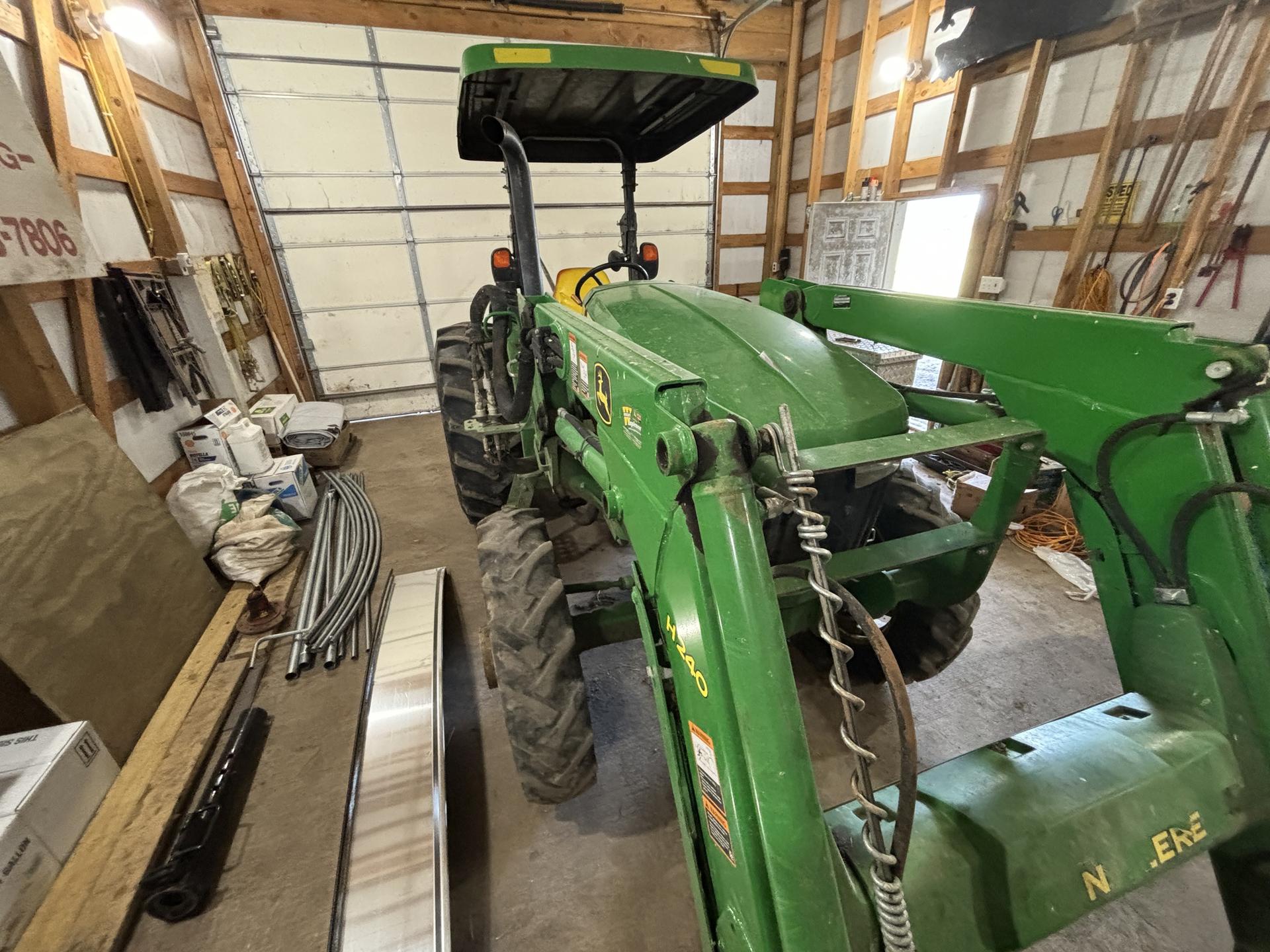 2016 John Deere 5075E