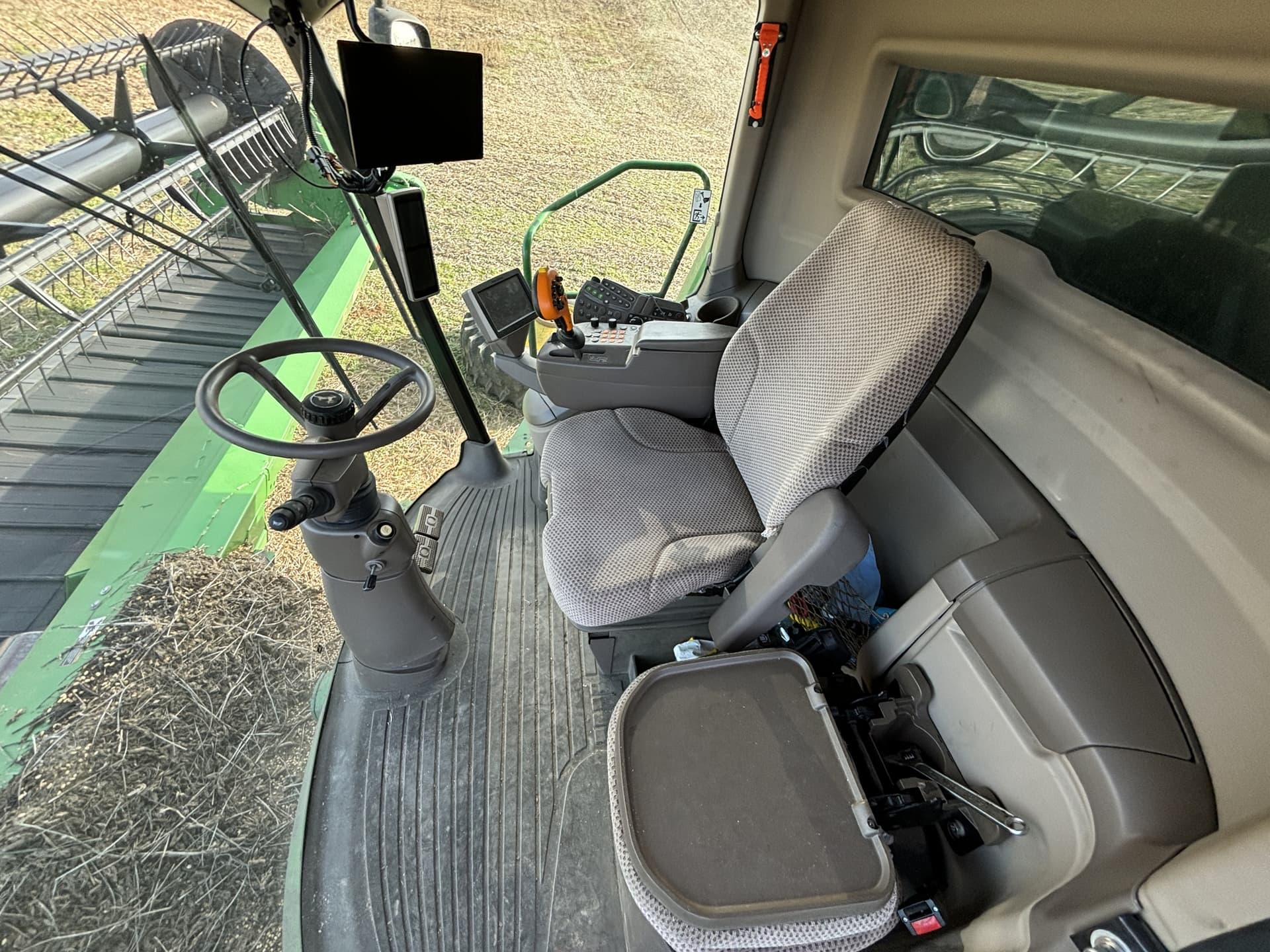 2015 John Deere S690 Image