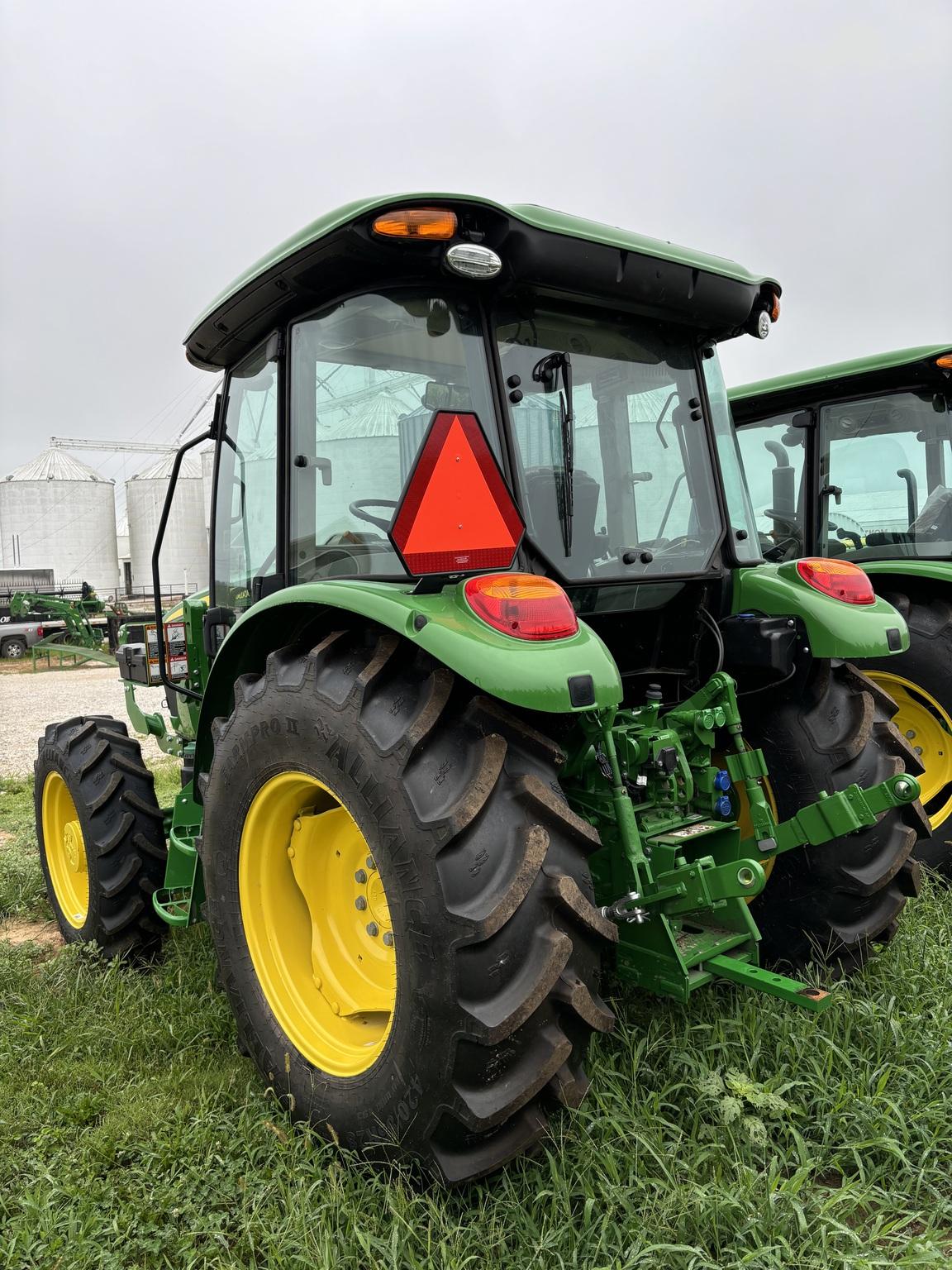 2024 John Deere 5075E