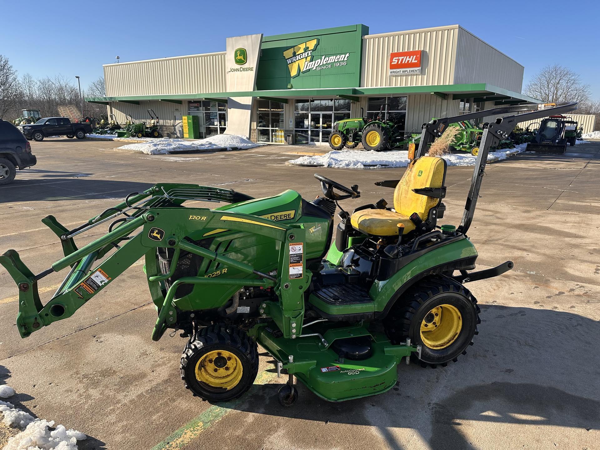 2021 John Deere 1025R Image