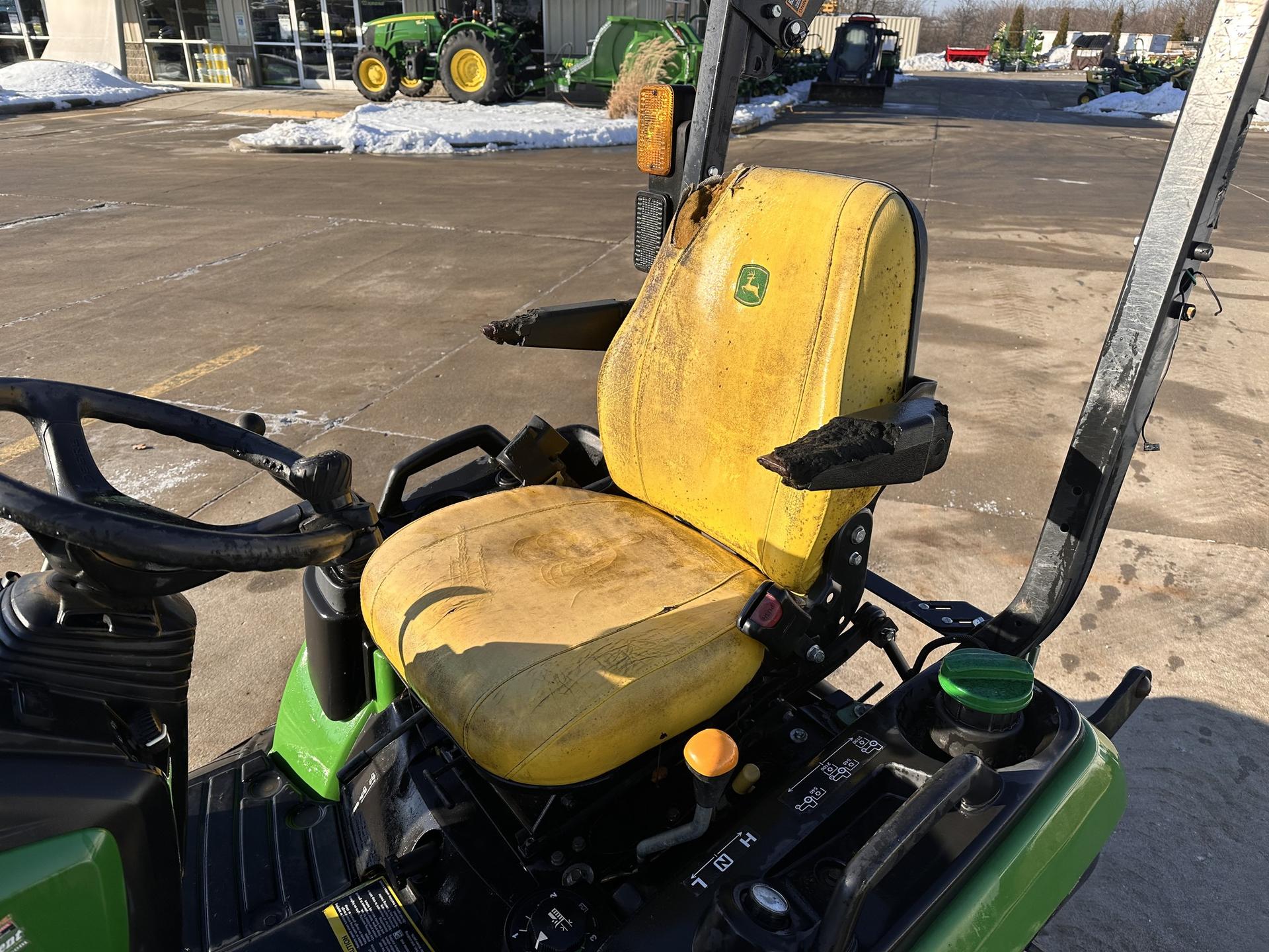 2021 John Deere 1025R Image