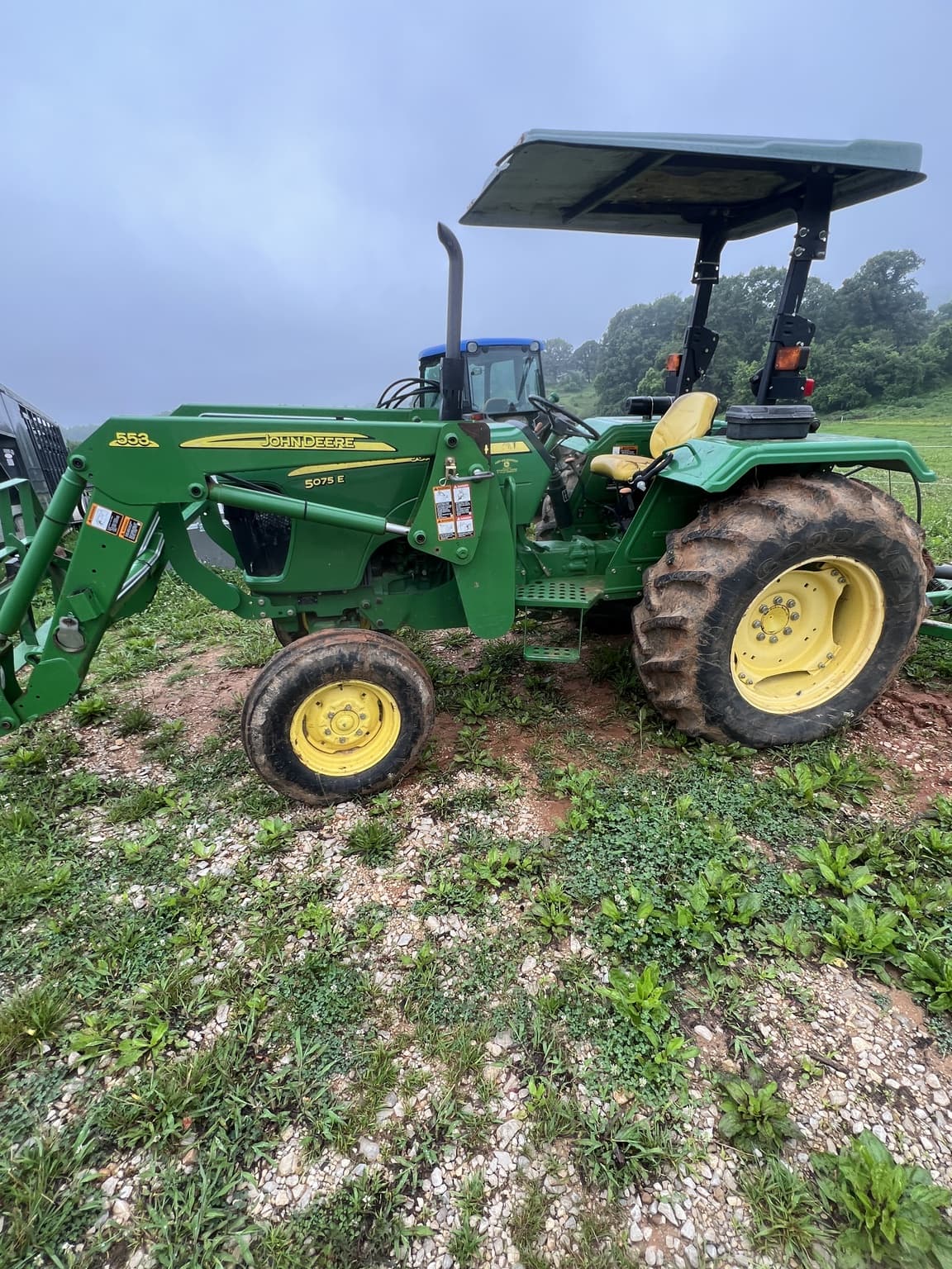 2009 John Deere 5075E Image
