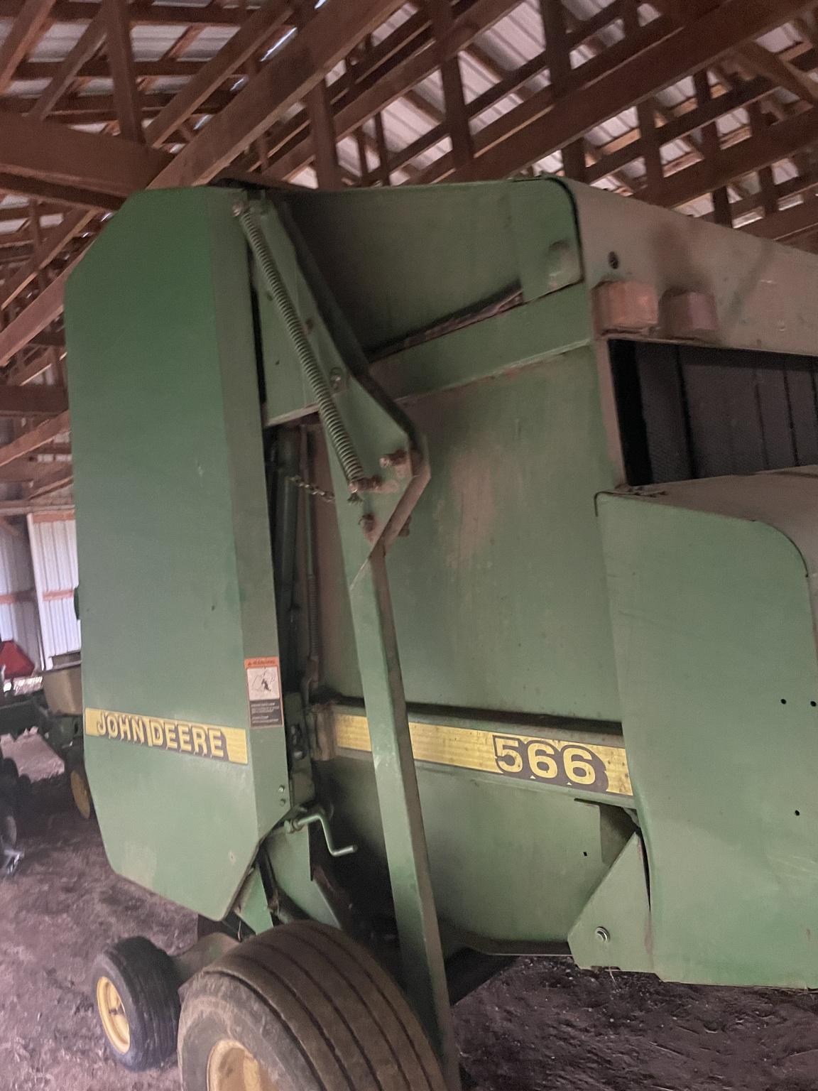 1997 John Deere 566 Image