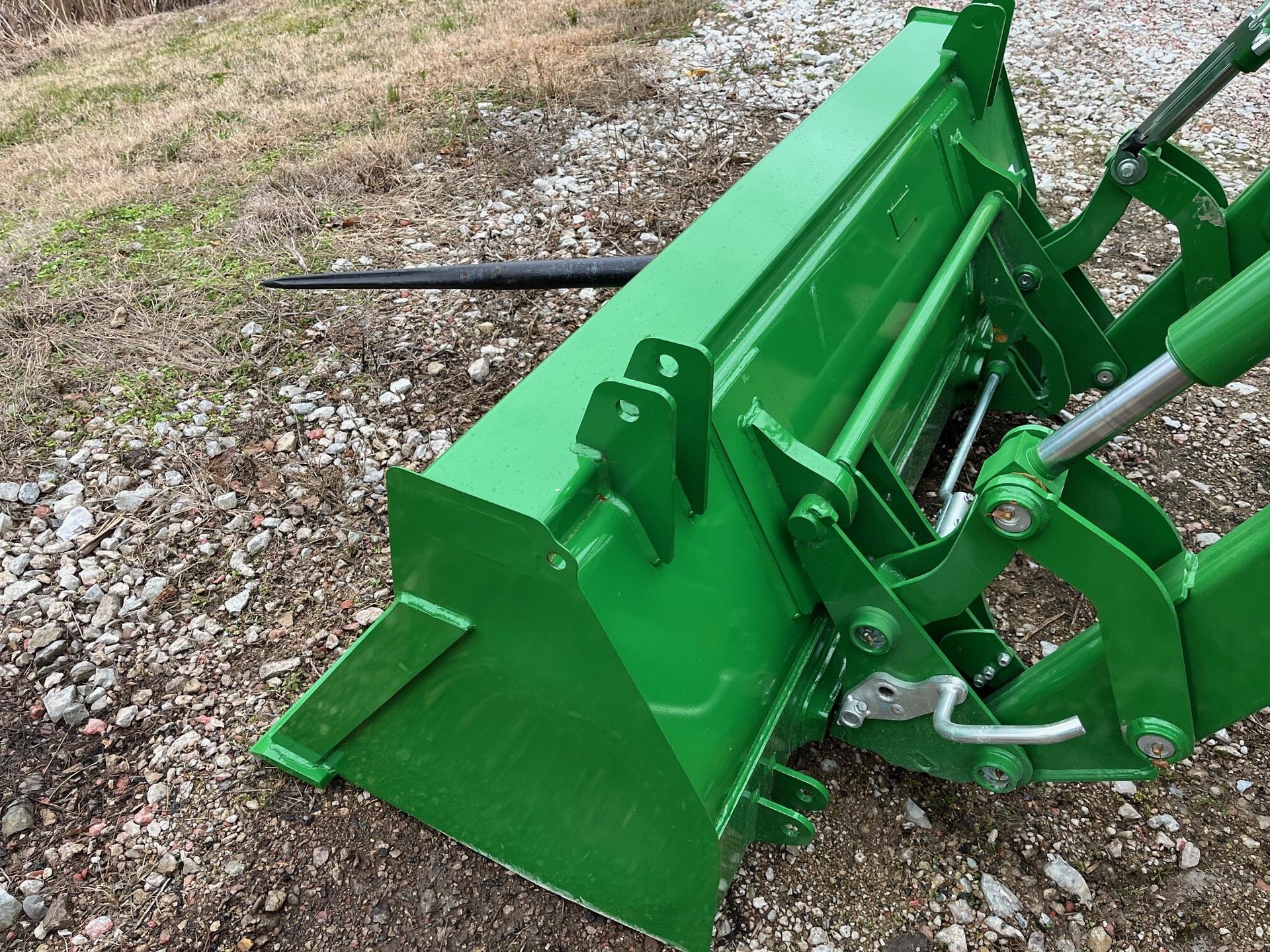 2024 John Deere 73″ Global Bucket Image