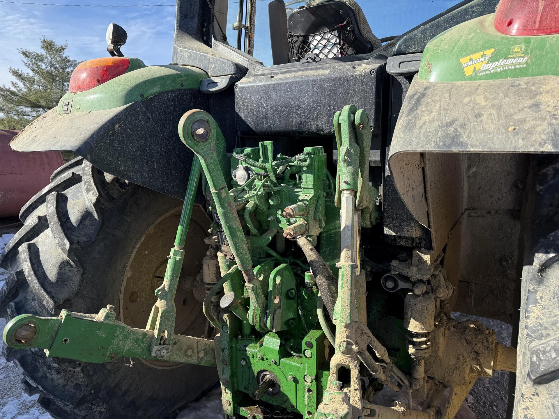 2021 John Deere 6120M Image