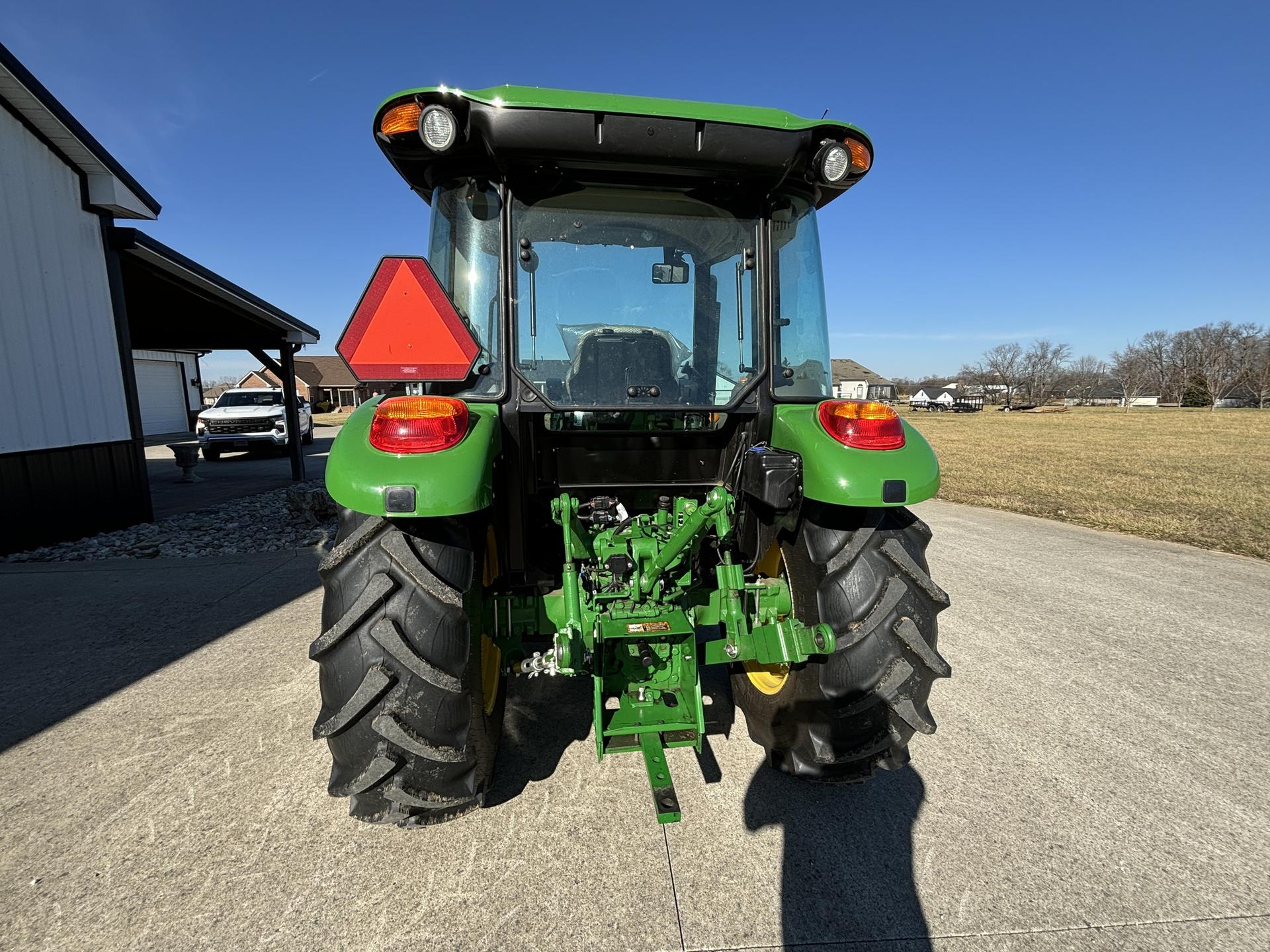 2022 John Deere 5075E Image