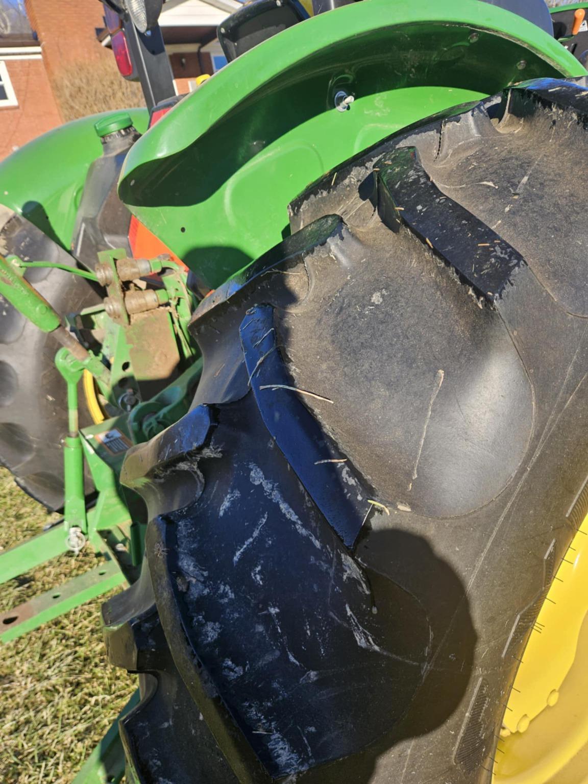 2016 John Deere 5055E Image