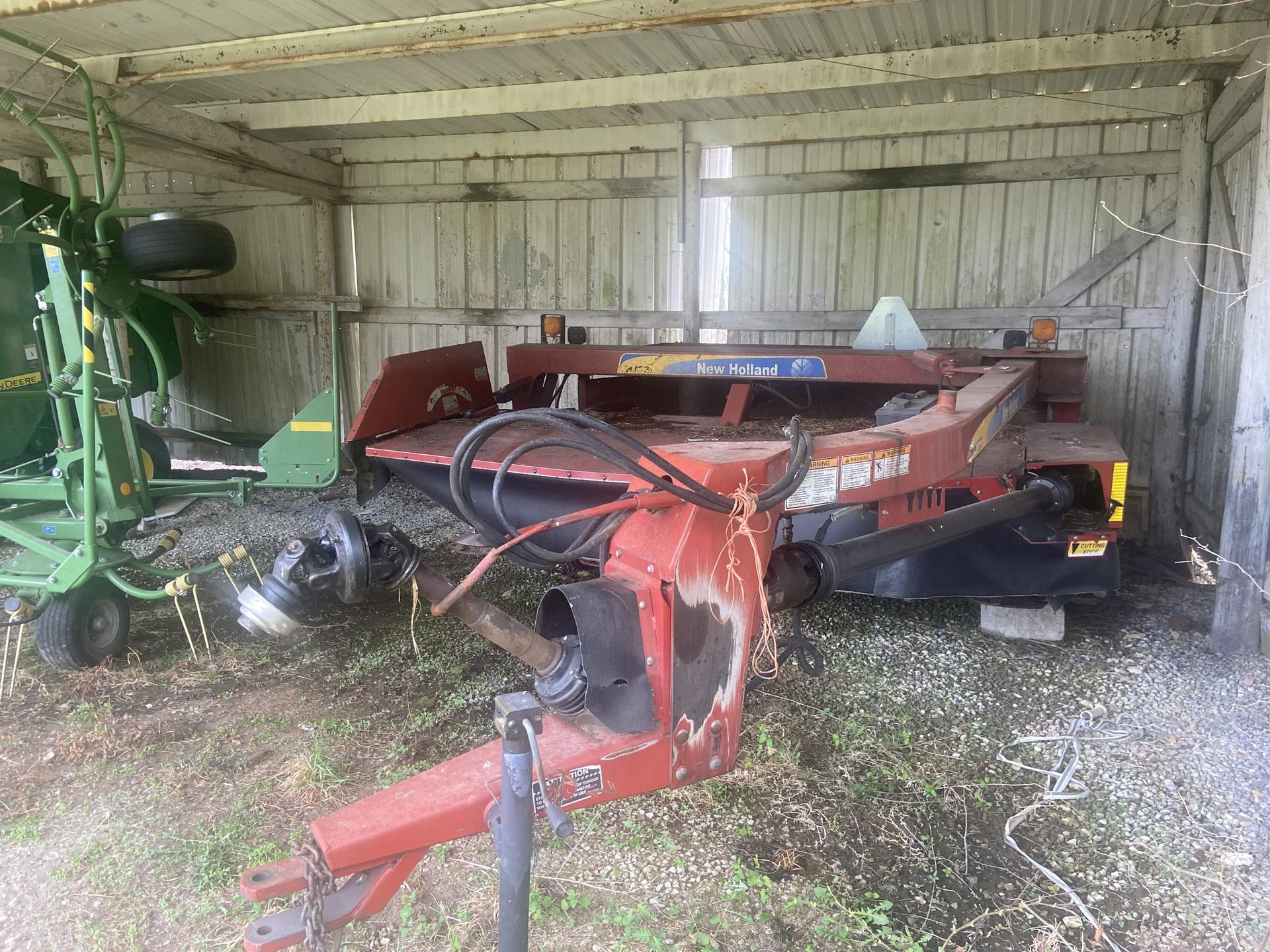 2011 New Holland H7330 Image