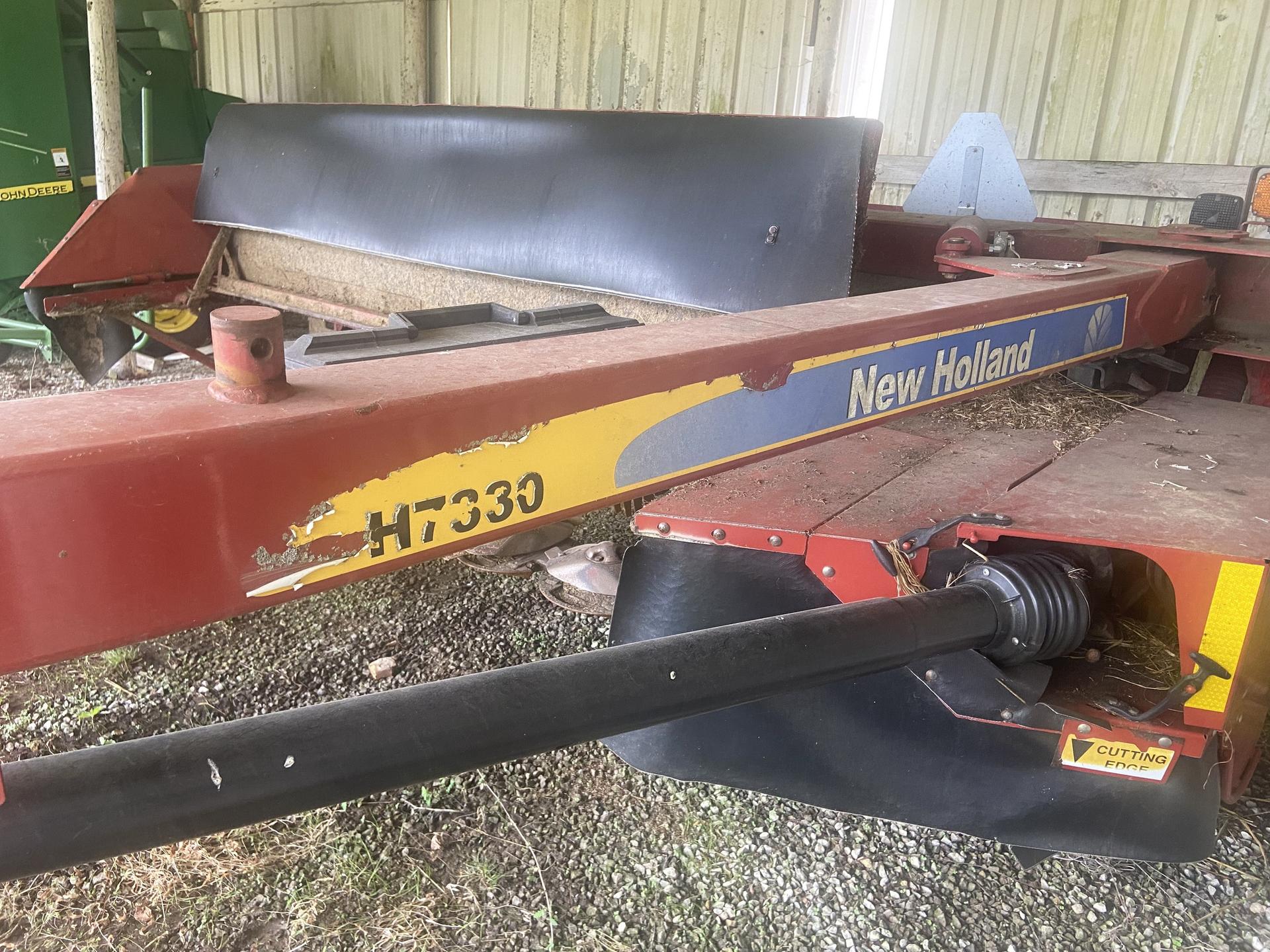 2011 New Holland H7330 Image