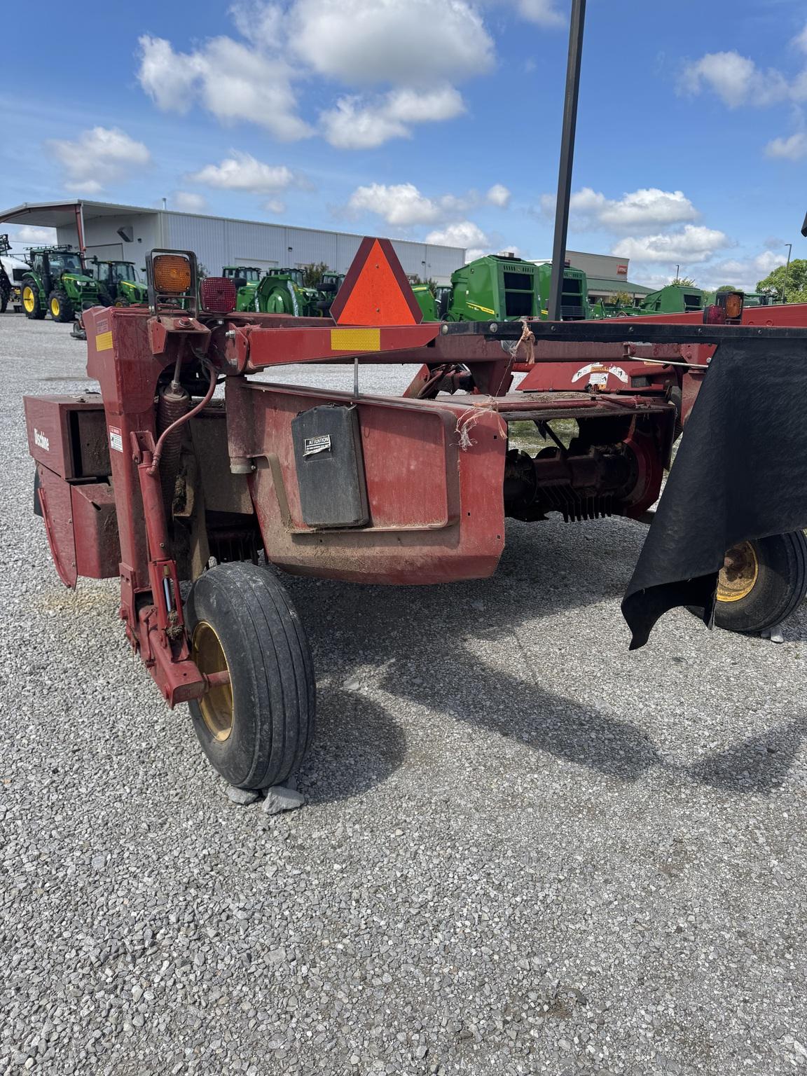 2011 New Holland H7330 Image
