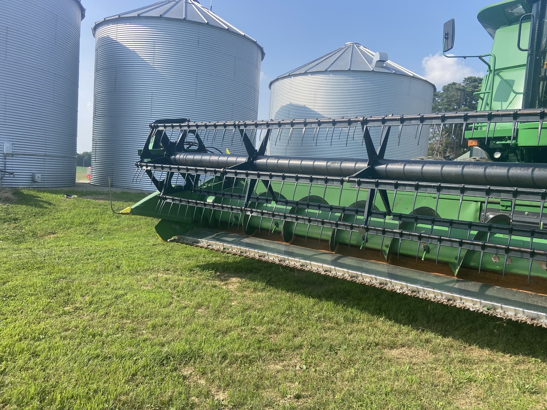 2004 John Deere 630F Image
