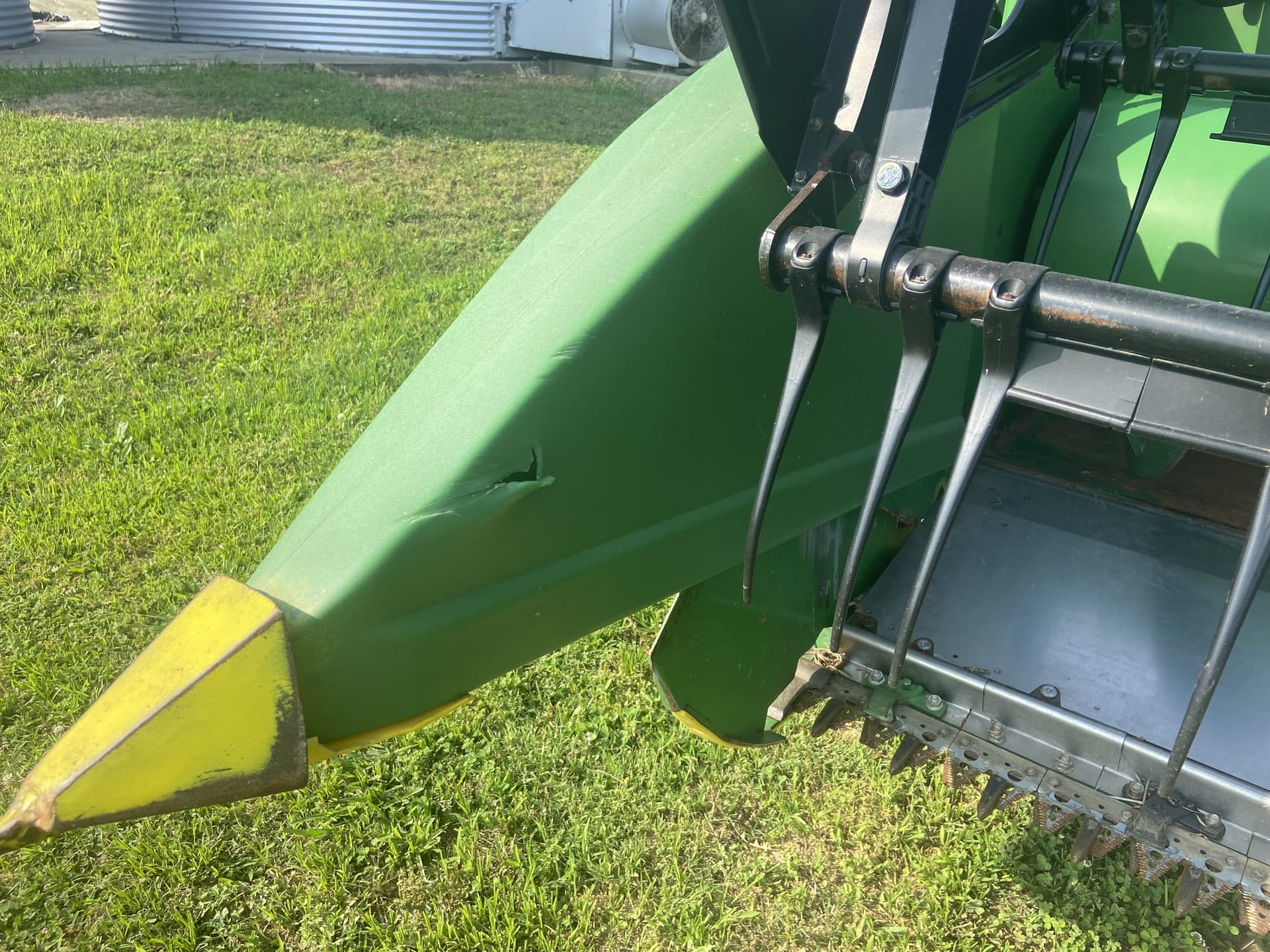 2004 John Deere 630F Image