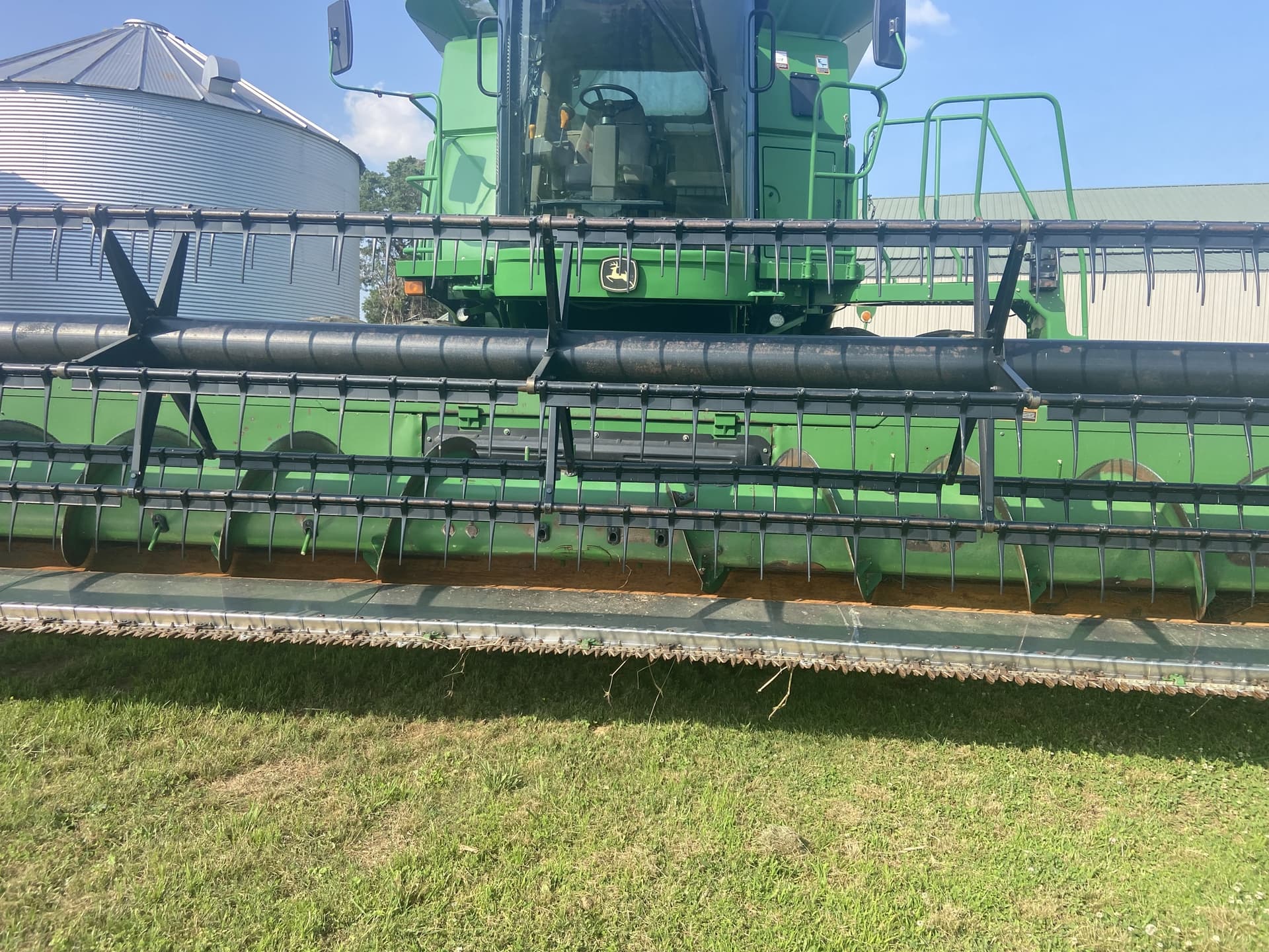 2004 John Deere 630F Image