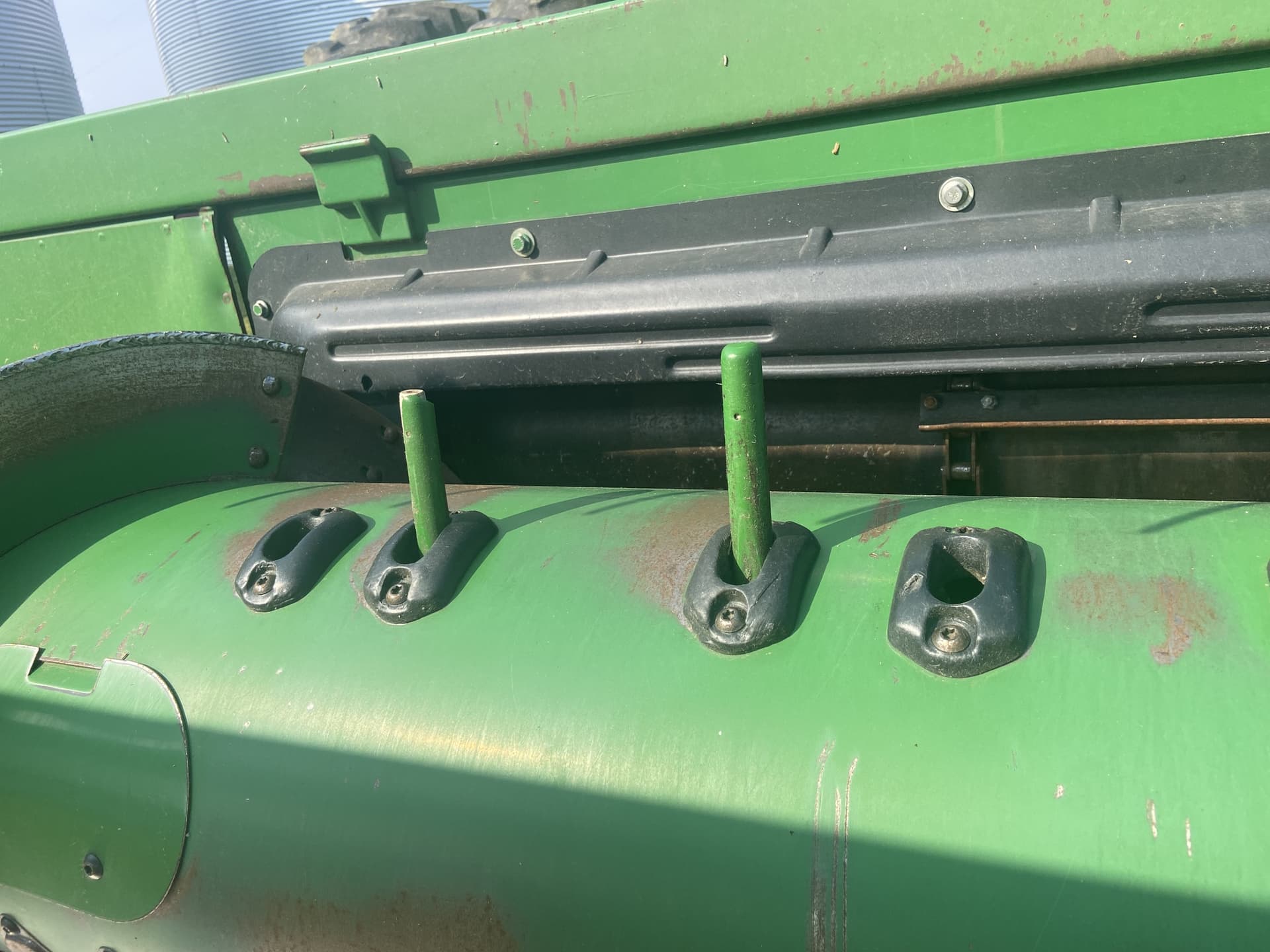2004 John Deere 630F Image