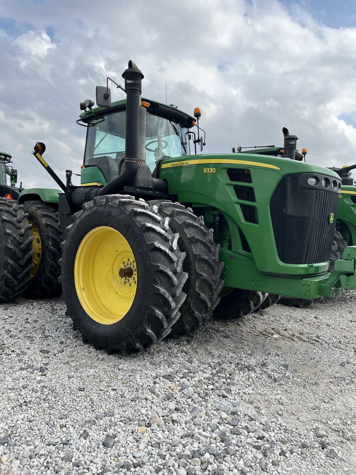 2011 John Deere 9330