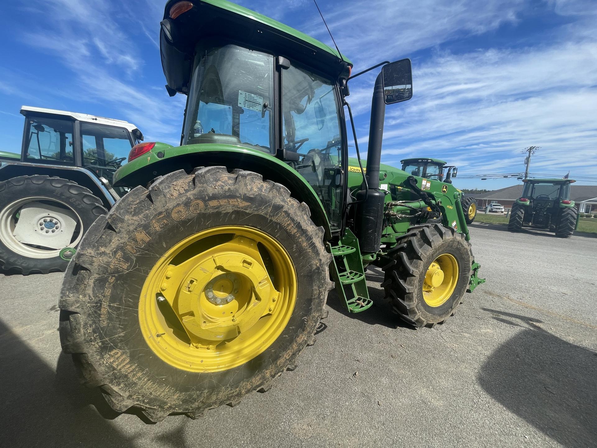 2022 John Deere 6105E cab