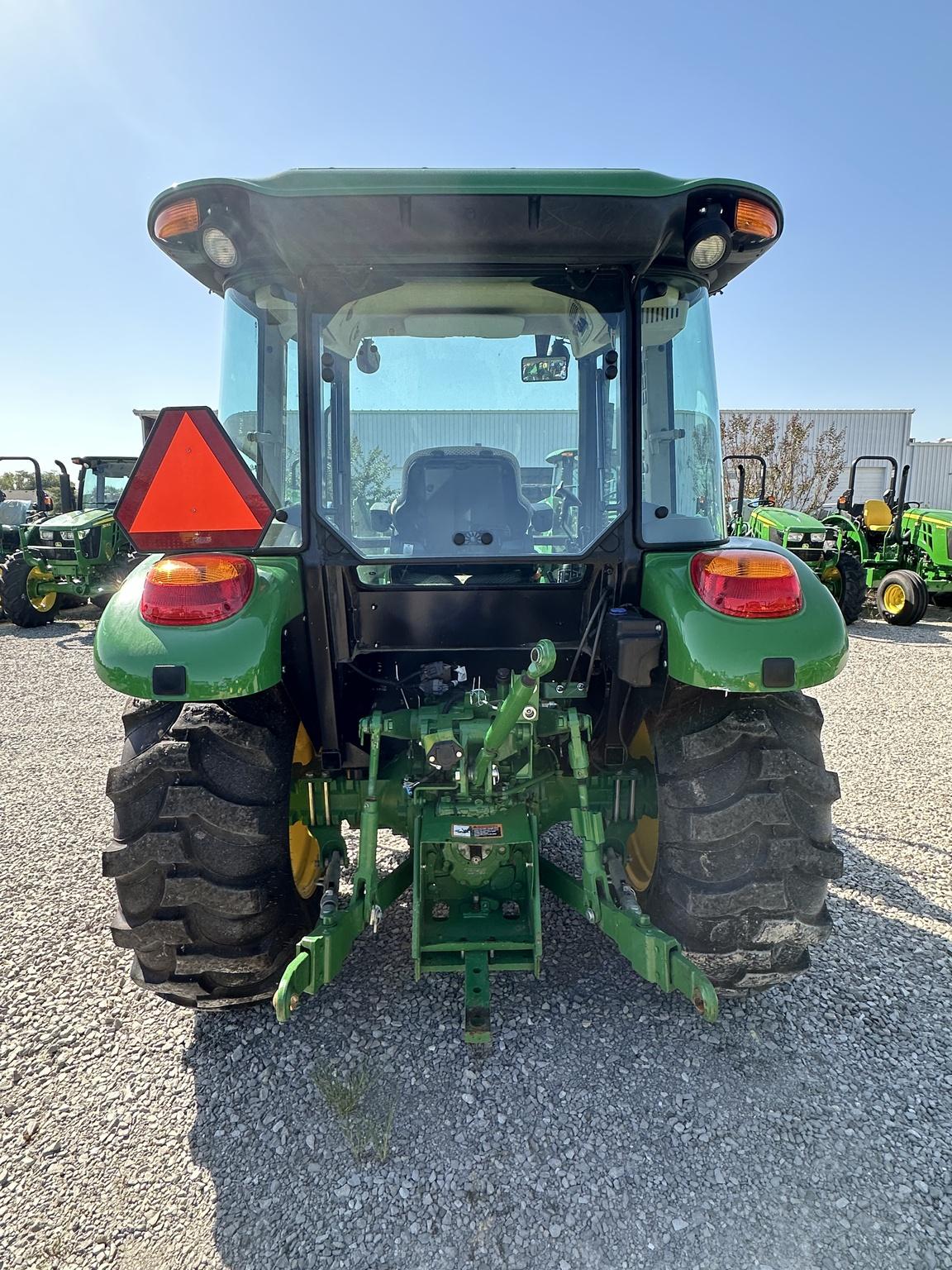 2022 John Deere 5075E