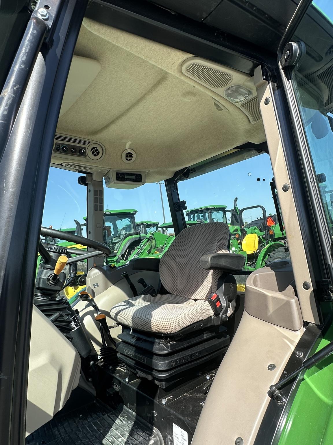 2022 John Deere 5075E