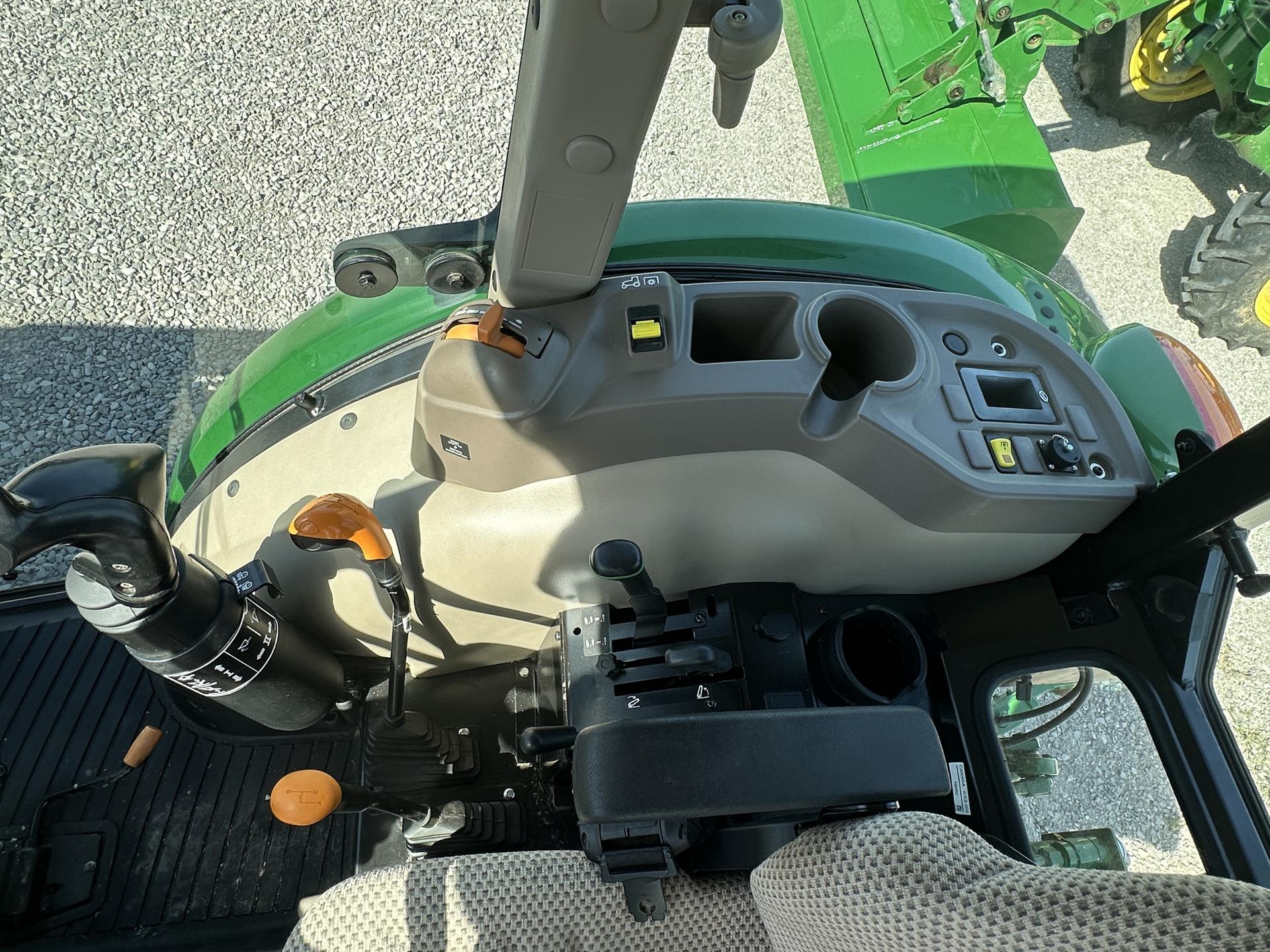 2022 John Deere 5075E