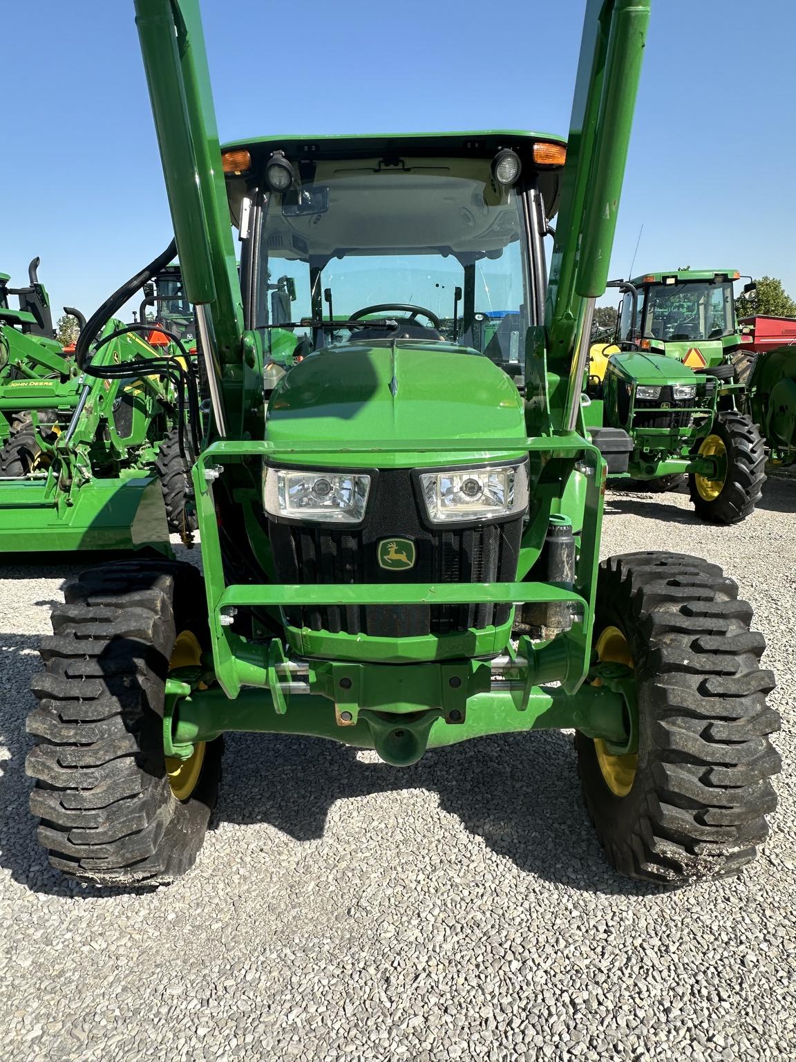 2022 John Deere 5075E