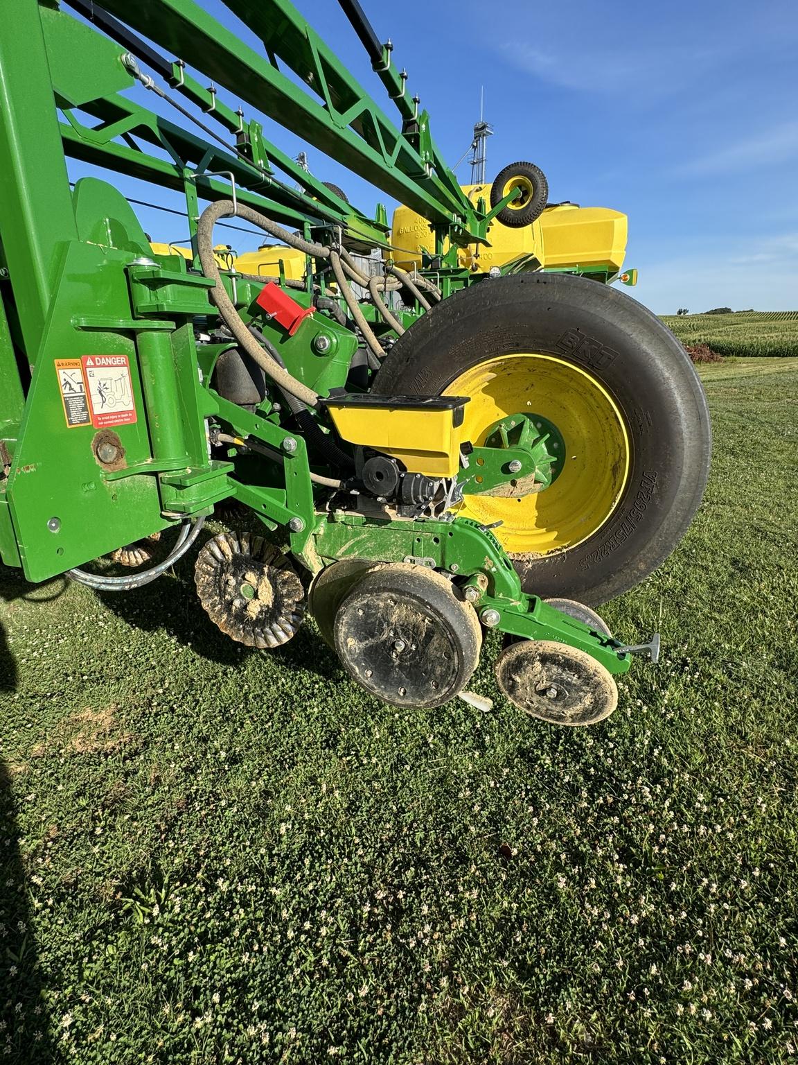 2024 John Deere 1775NT Image