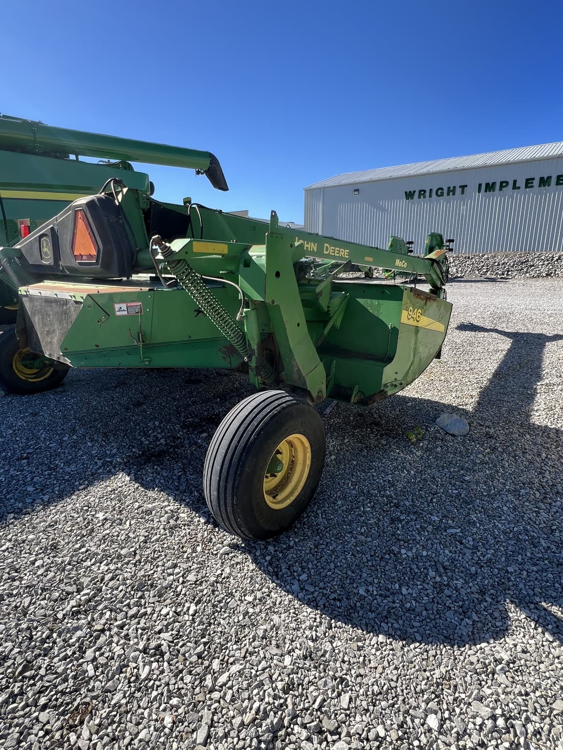 2005 John Deere 946