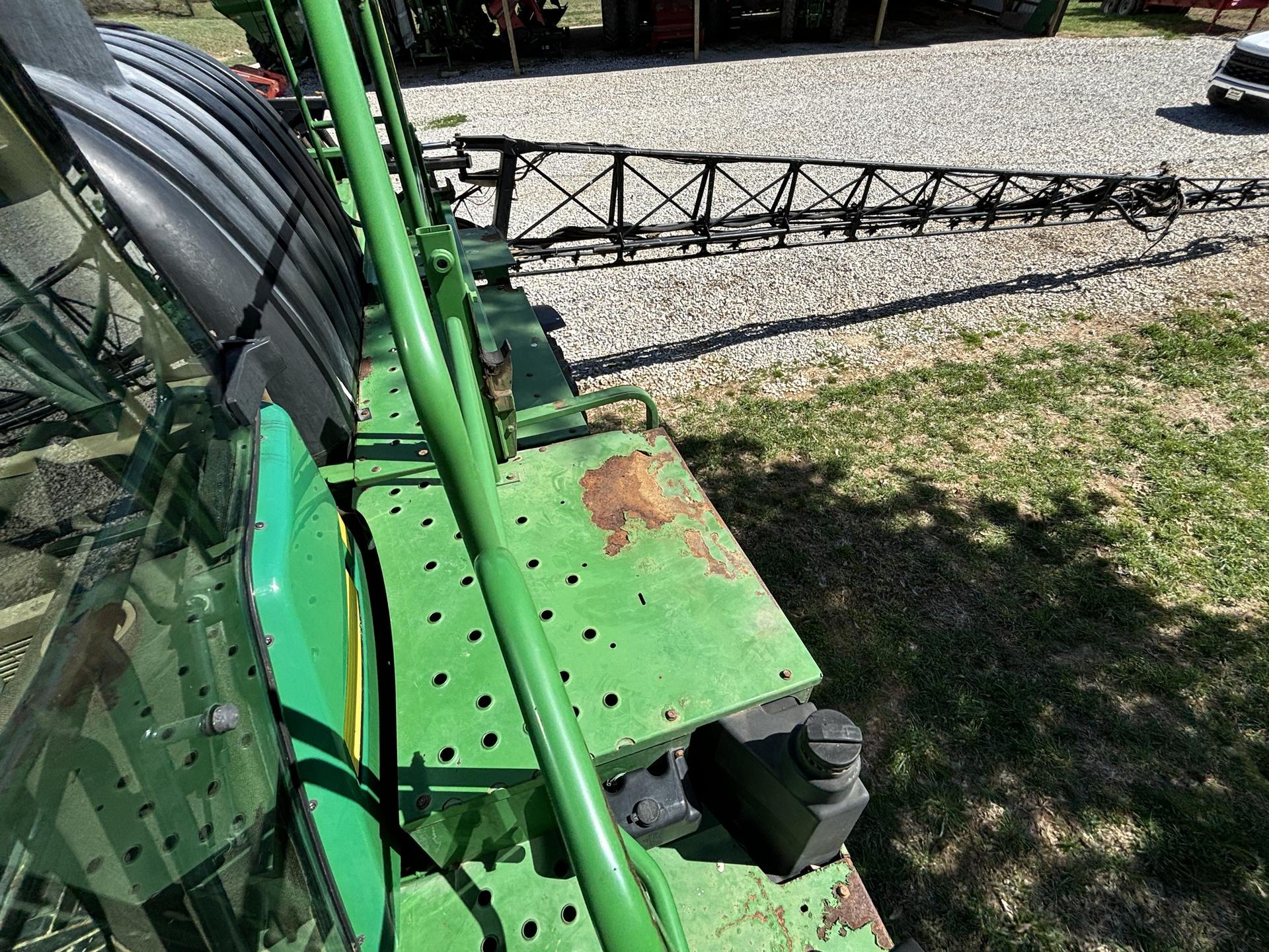 2010 John Deere 4730 Image