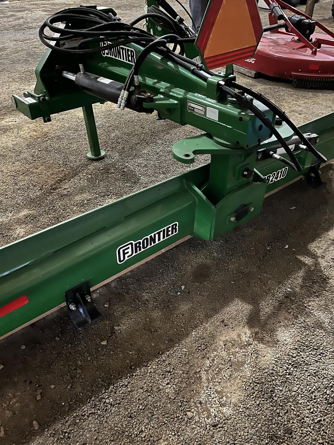 2019 Frontier RB2410 Image