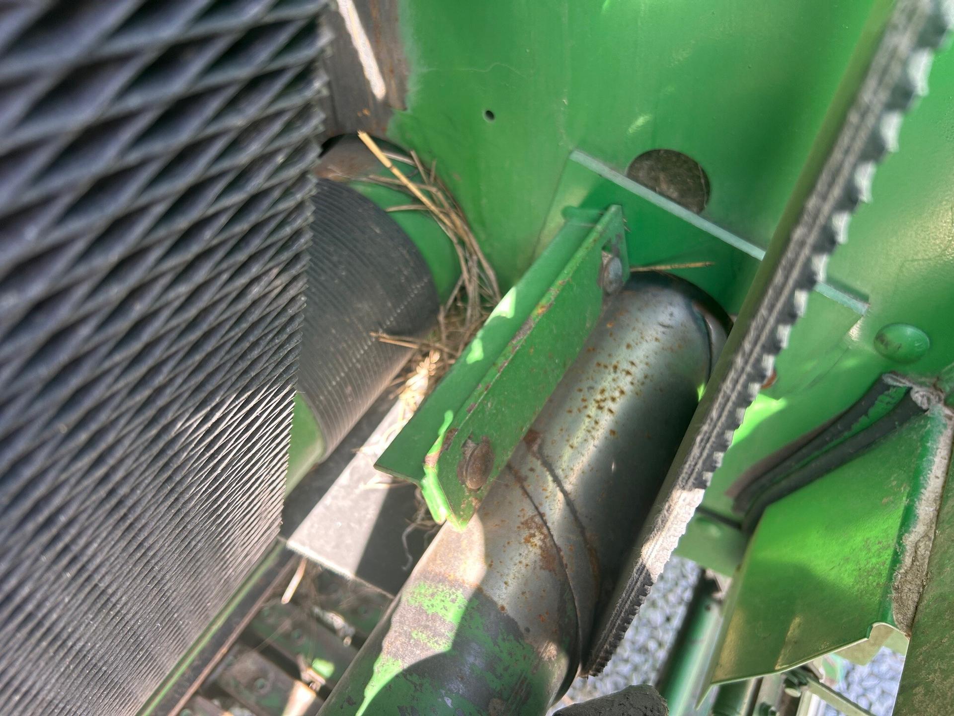 2016 John Deere 569 Std Image