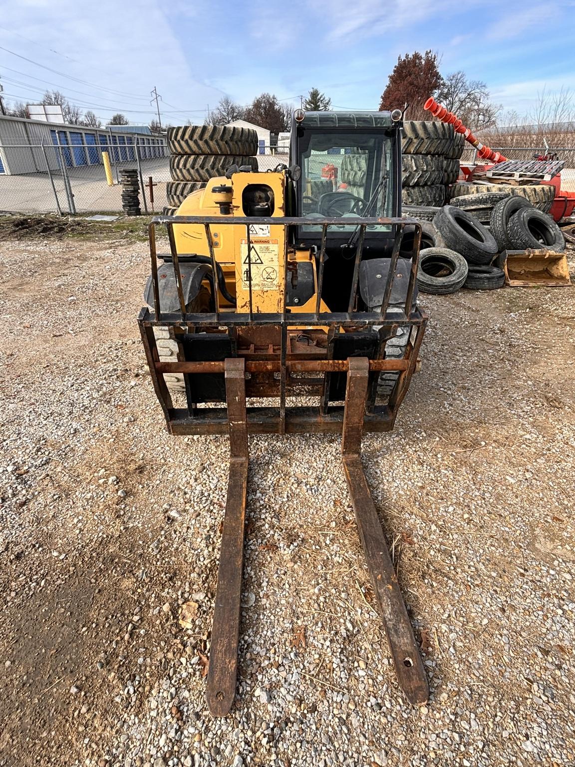 Caterpillar TH255 Image