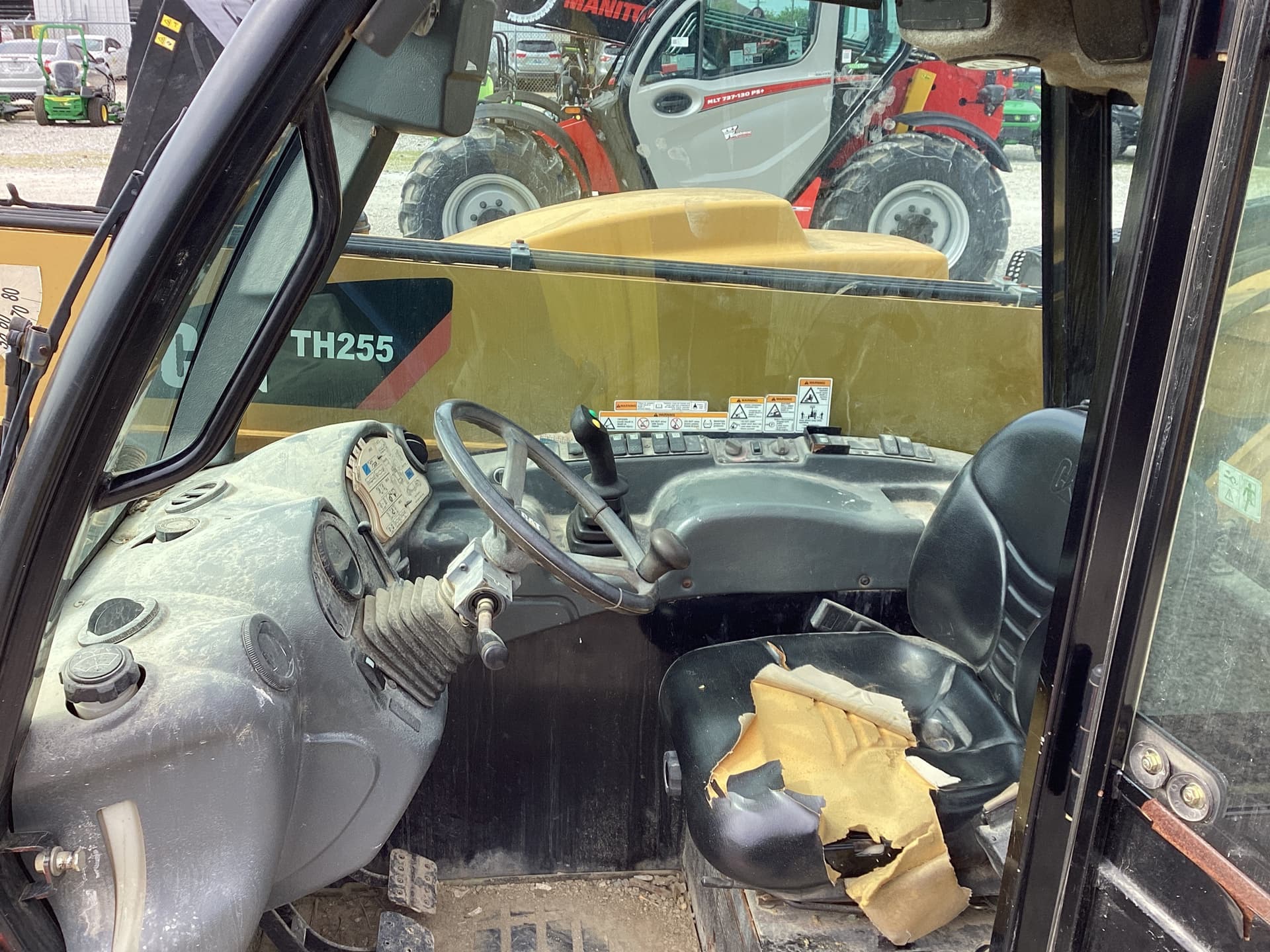 2010 Caterpillar TH255 Image