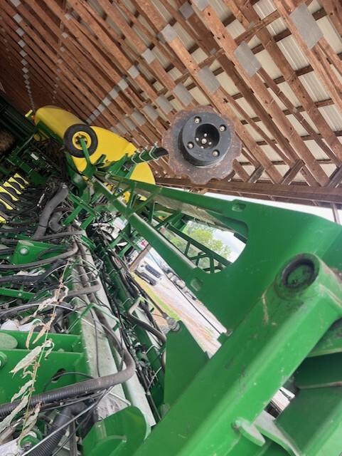 2017 John Deere 1775NT