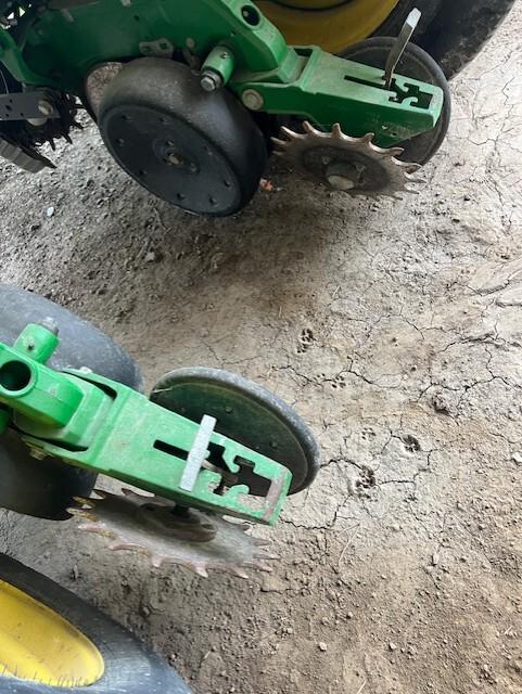 2017 John Deere 1775NT