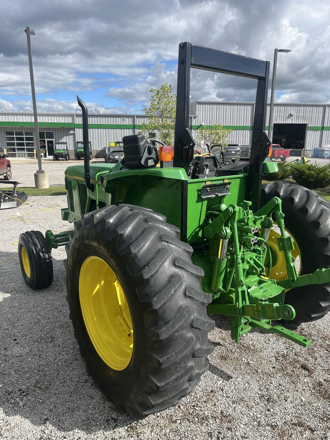 1995 John Deere 6300 Image