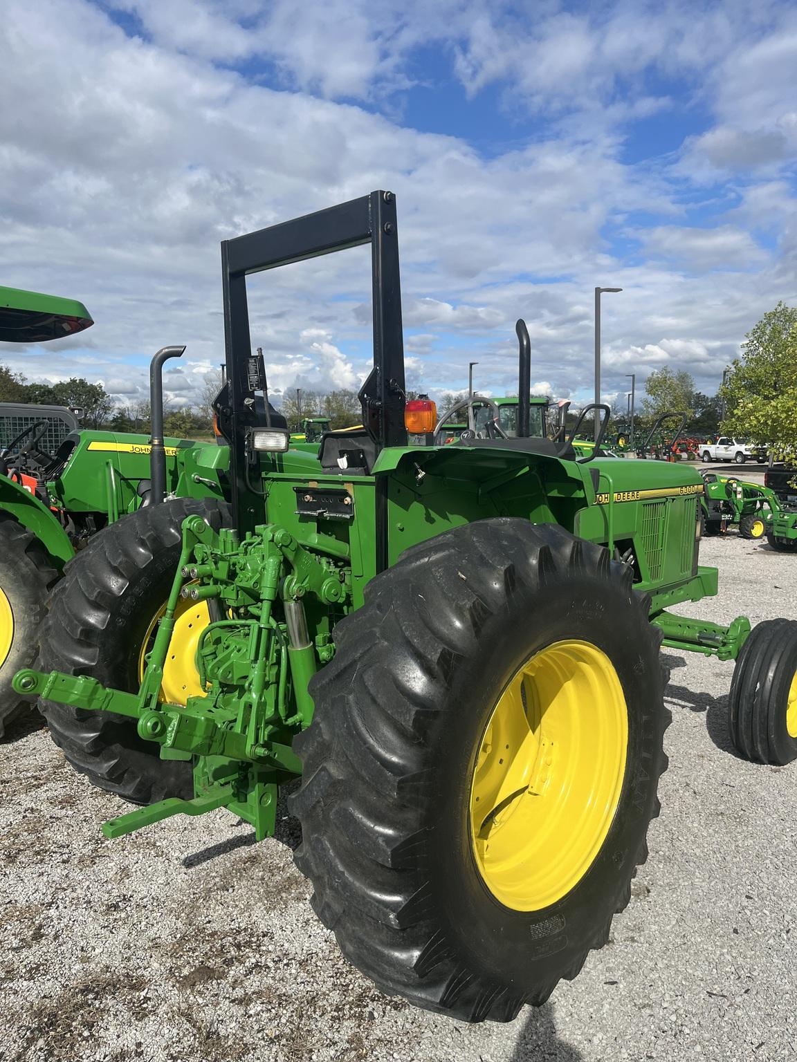 1995 John Deere 6300 Image