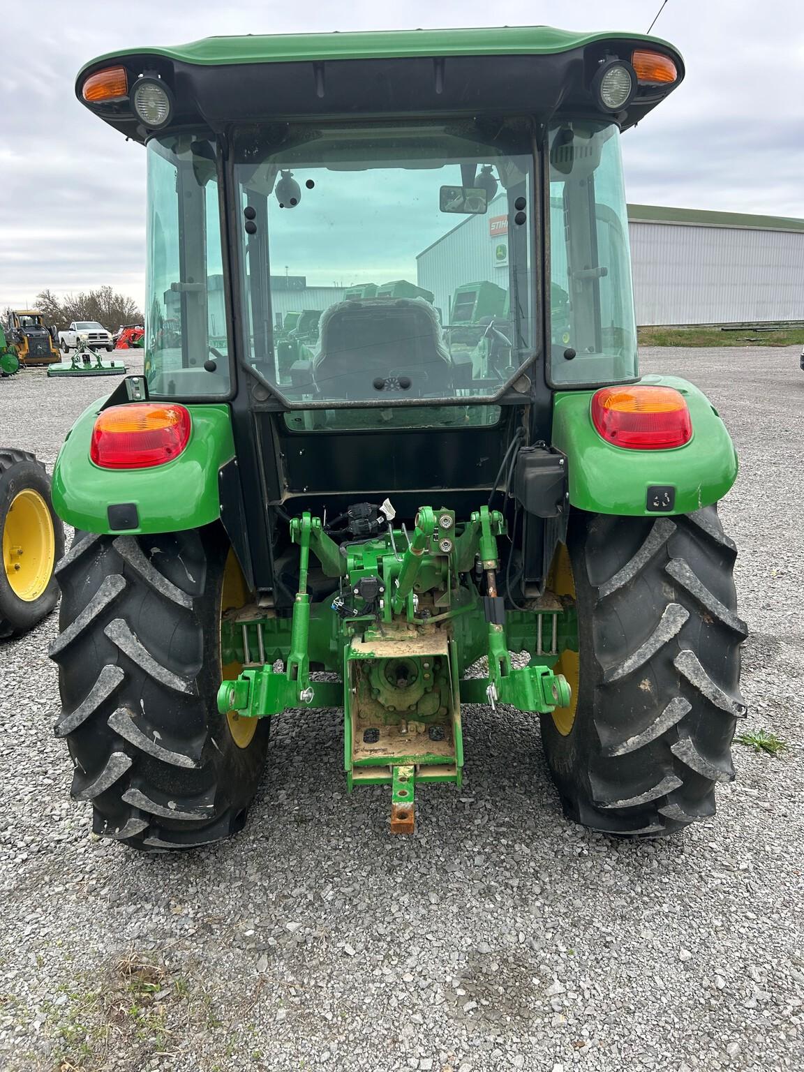 2022 John Deere 5075E