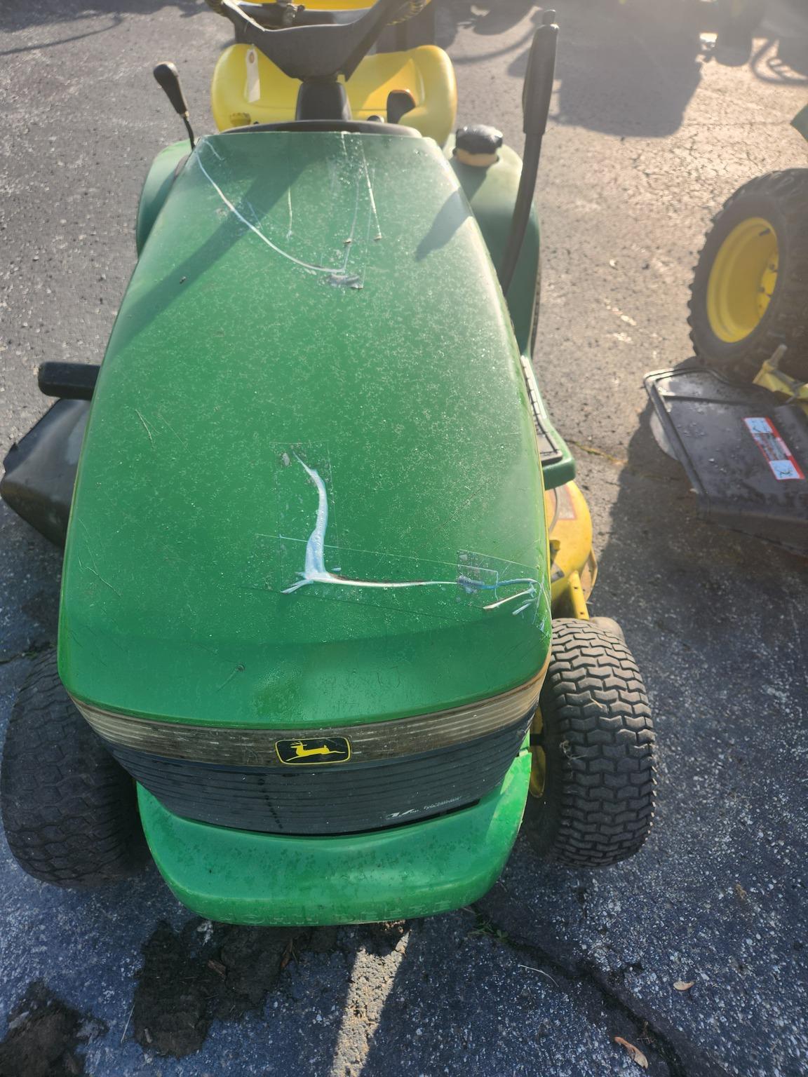 1999 John Deere LX277 Image