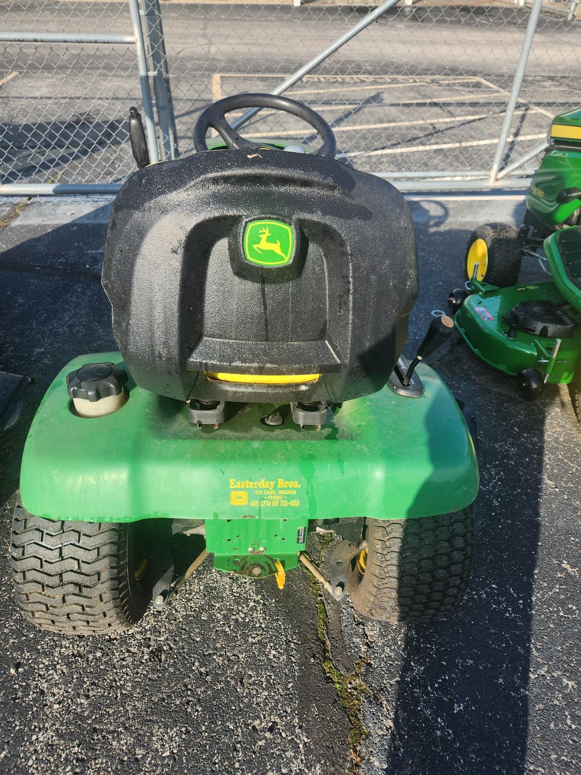 1999 John Deere LX277 Image
