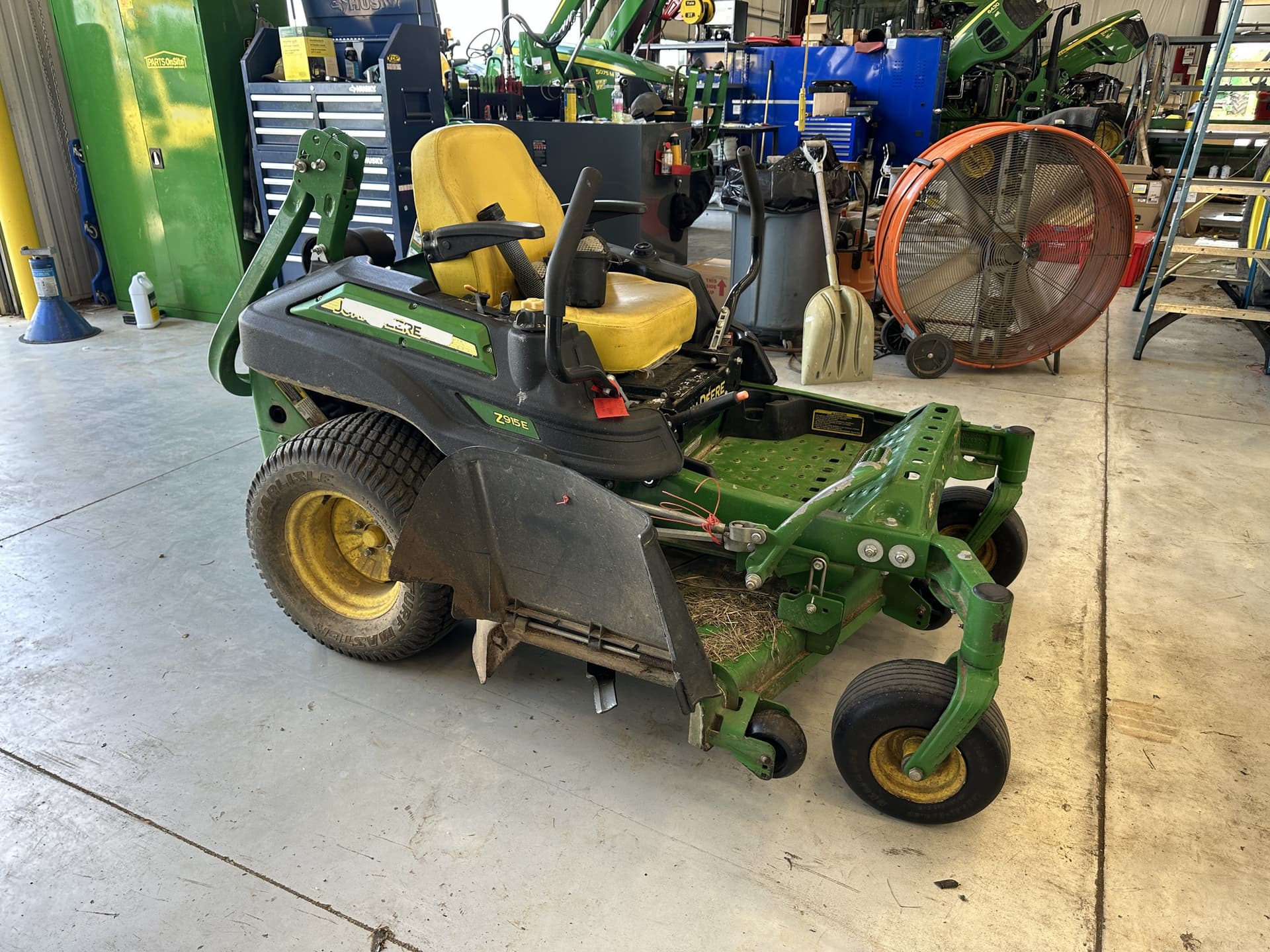 2019 John Deere Z915E Image