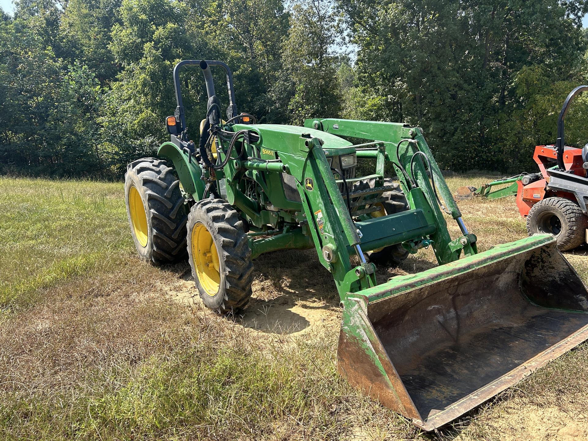 2019 John Deere 5065E